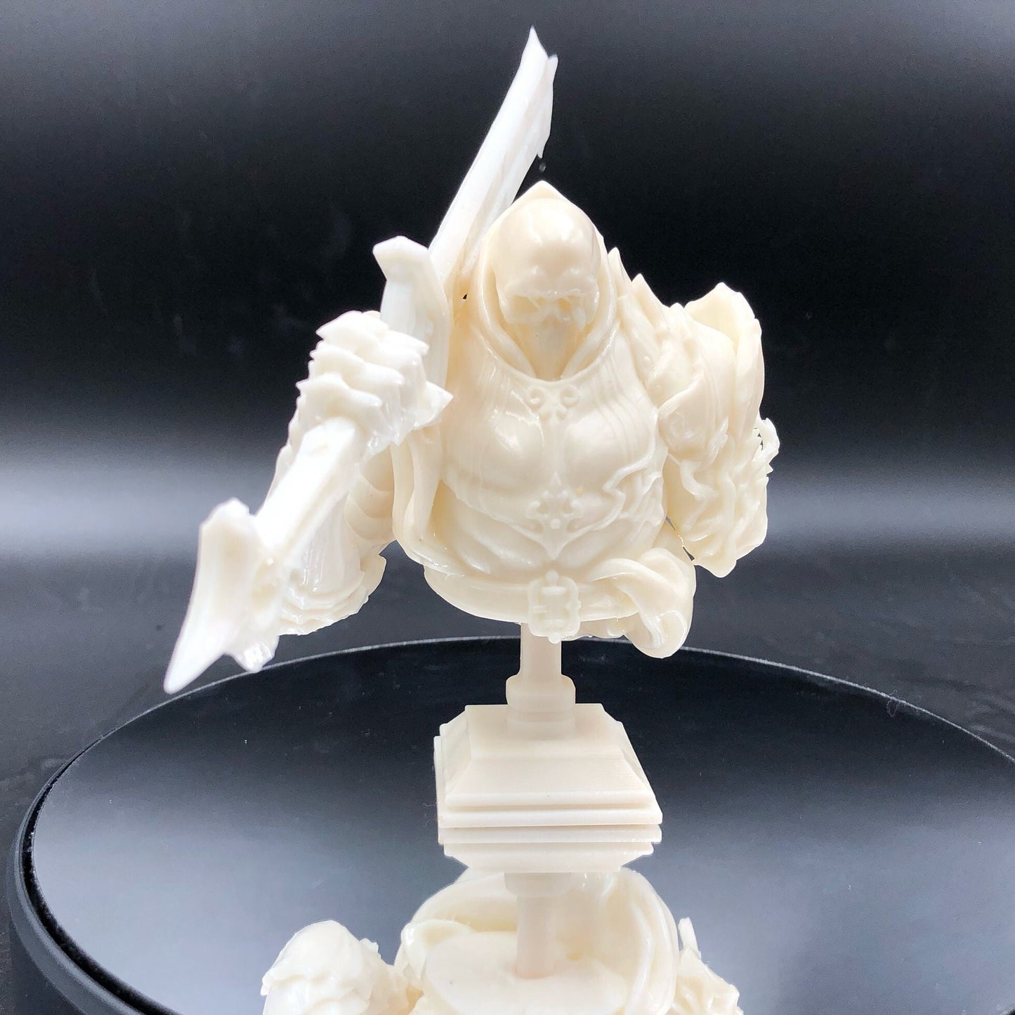 Vold The Dead Lord Bust | Display Piece | 3D Printed Resin Model | Ideal for DnD, RPG, table top Gaming, Fantasy, Wargaming, The 9th Age,